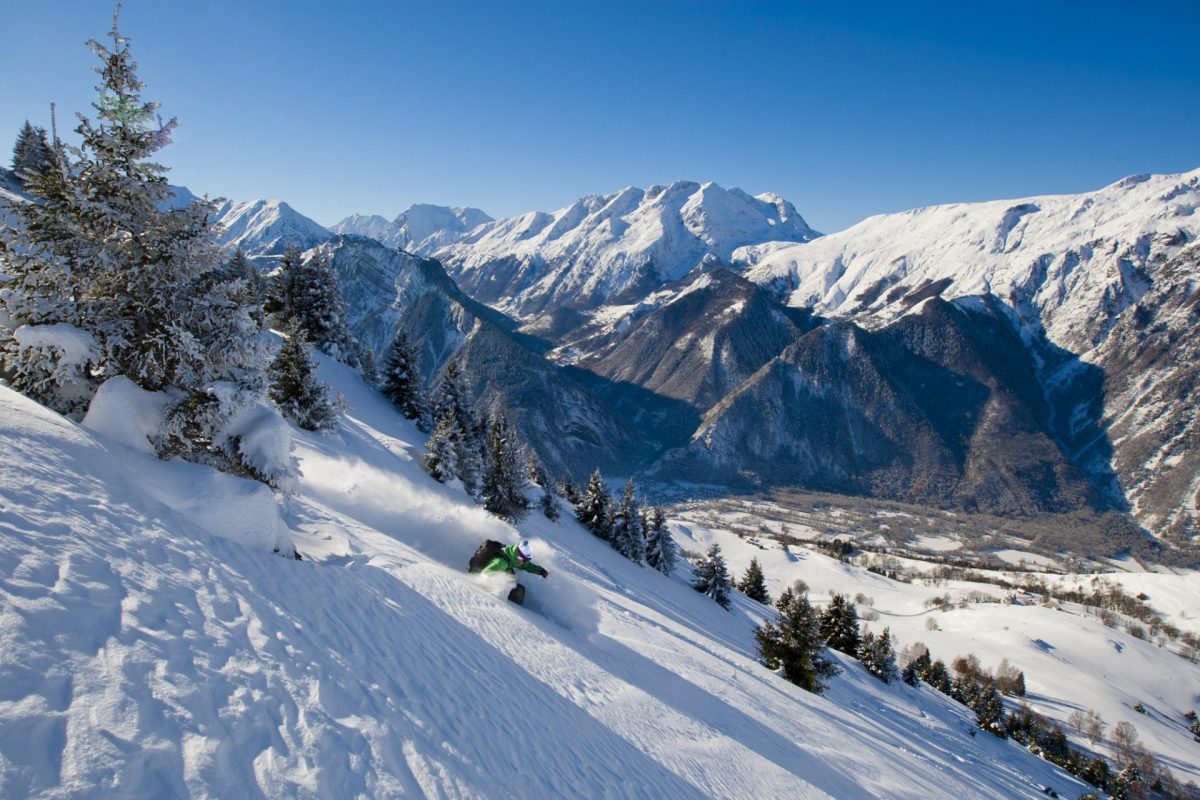 Ski freeride au-dessus de Villard Reculas