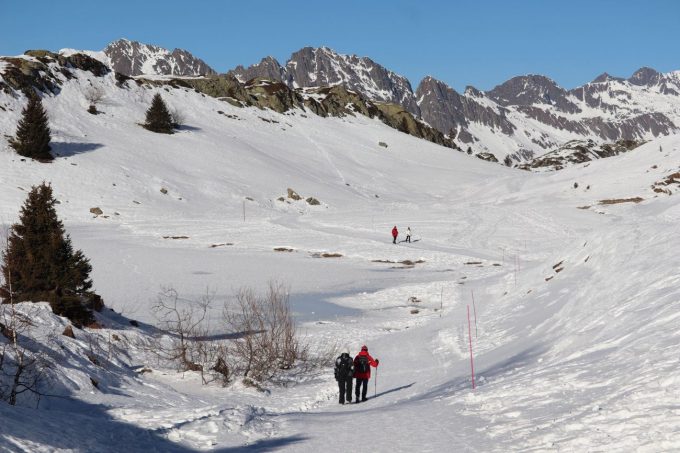Lange wandeling rond de meren – Sneeuwschoenwandeling in de omgeving van Alpe d’Huez vanuit Villard-Reculas_Villard-Reculas